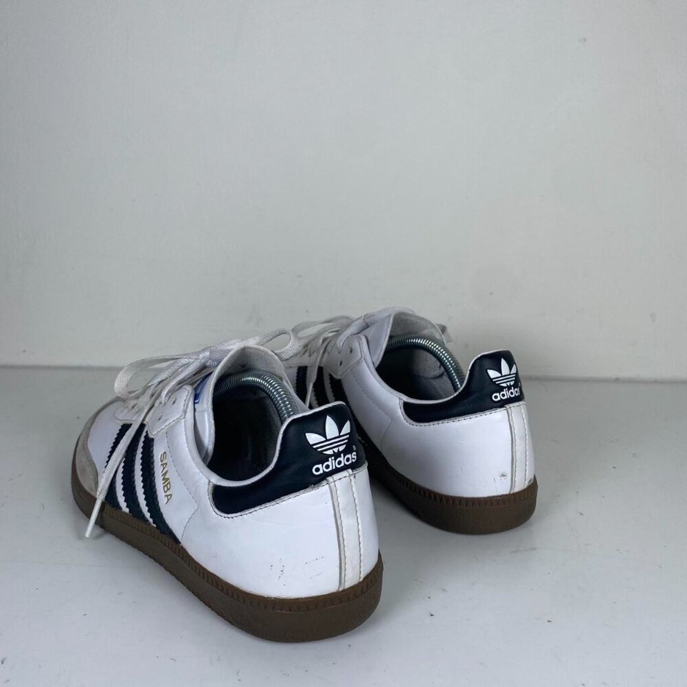 Leather Suede Low Top Streetwear Soccer Sneakers - Picture 6 of 6